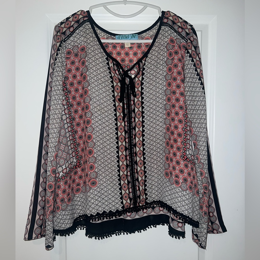 Francesca's Collections Black and Pink Patterned Blouse